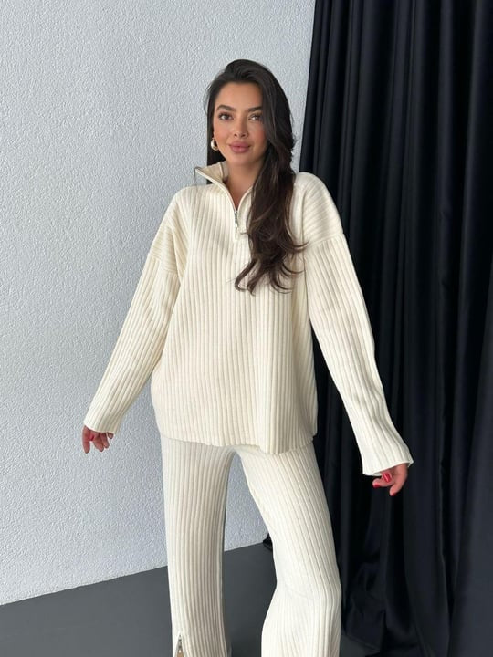 Ribbed Knit Two-Piece Set with Zipper Detail